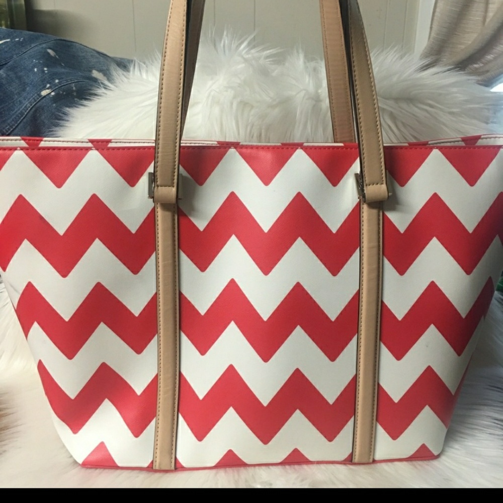 Kate Spade tote - Picture 2 of 6